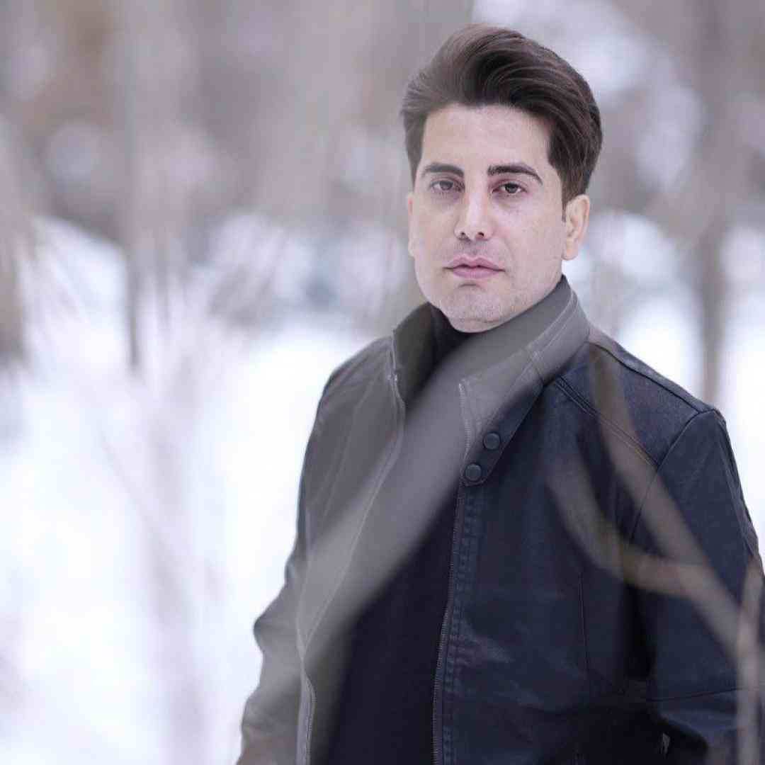 فرشاد آزادی آشوب