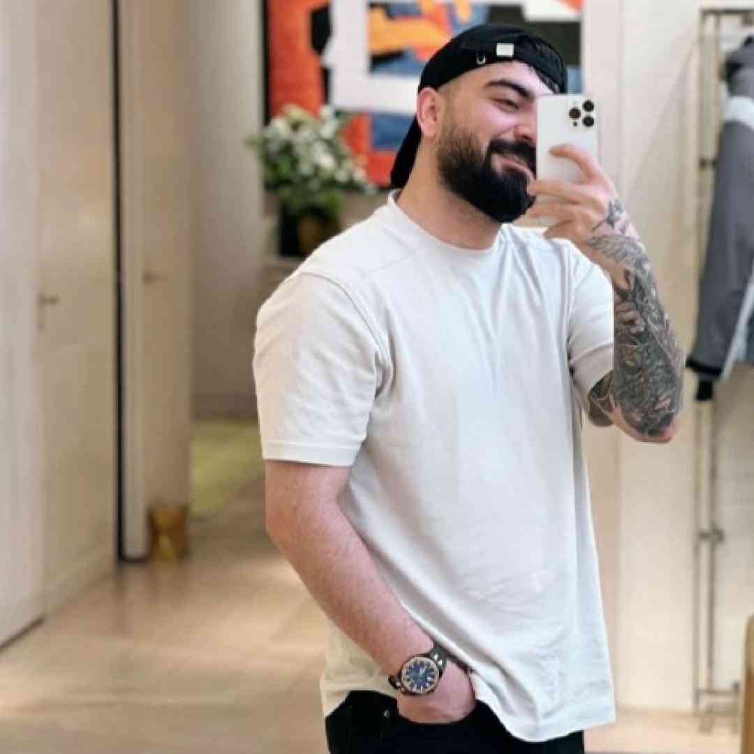 رامین تجنگی صدمه گذاشتم به بختش پشت پا زد