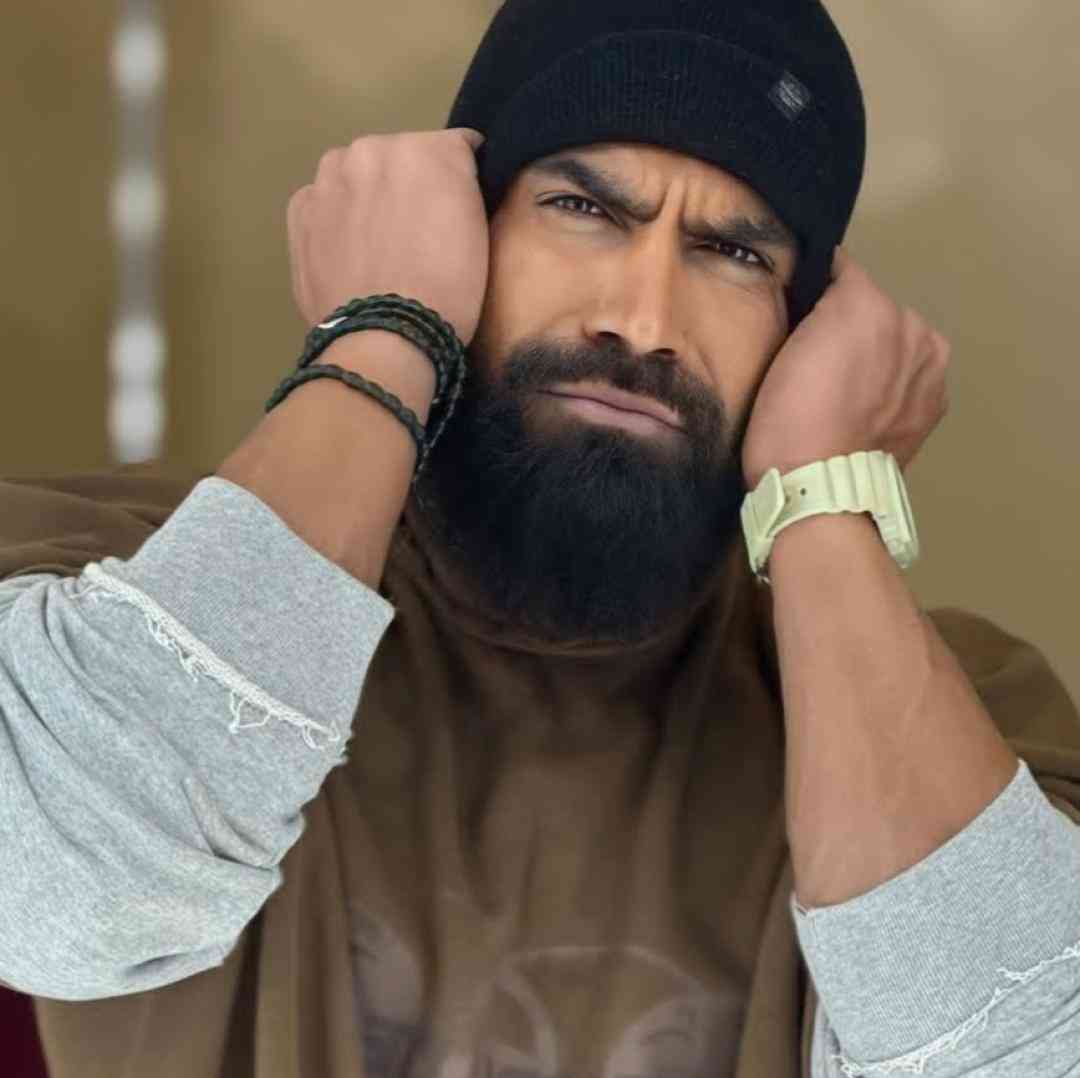 معین زد شدم پرنده ای که پر کشیدن از قفس حسابی سختشه