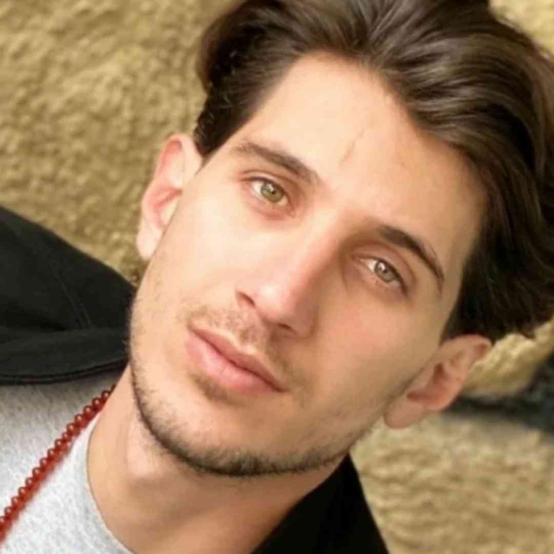 عرفان پند دواره سیگارو خیال مس کمه هرشو فکر یار