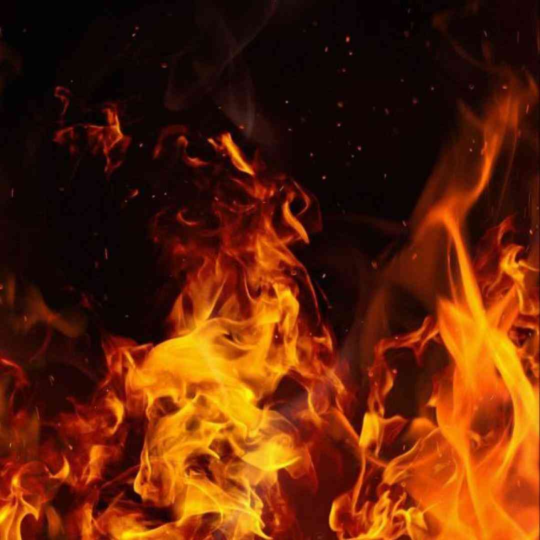 دشی توی هر شهر غریبی با تو میشه موندنی شد