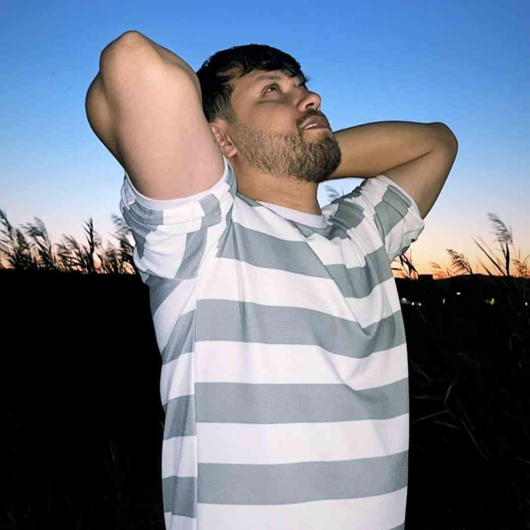 توحید ناصری پوزتو میدم