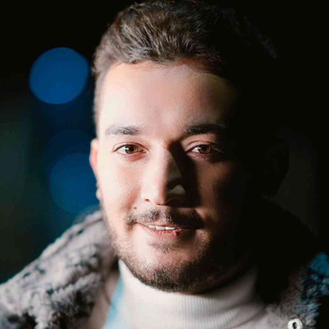 هومن آدینه فراموشی