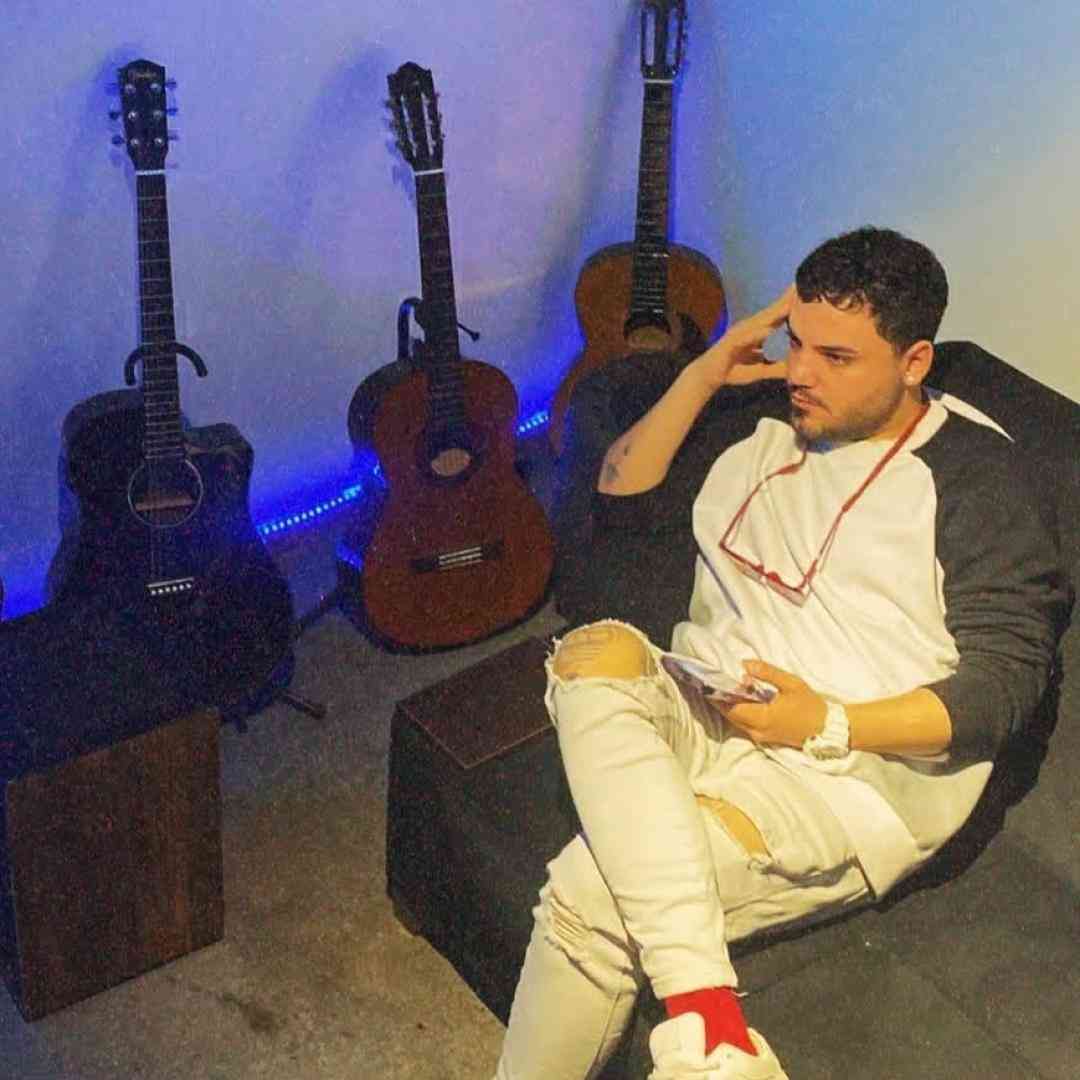 امید افخم چند ثانیه