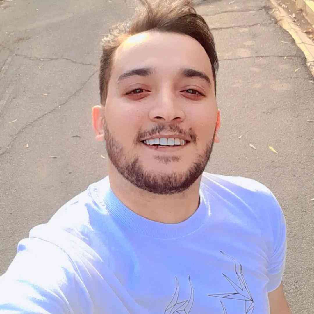 هومن آدینه ژنرال