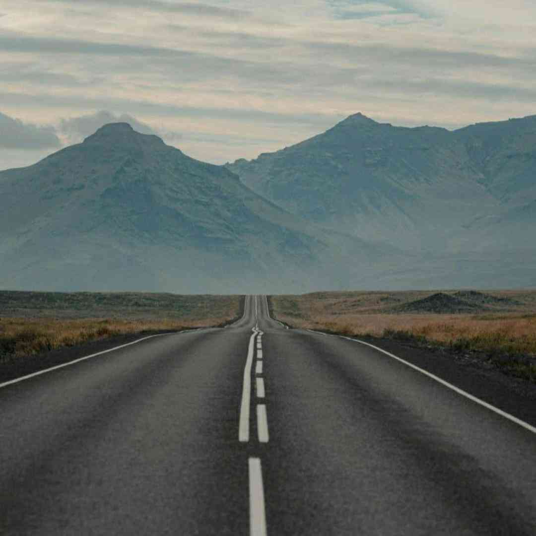  آدما همه میرن میمونی تنها خودتو تاریکیو سیگارای