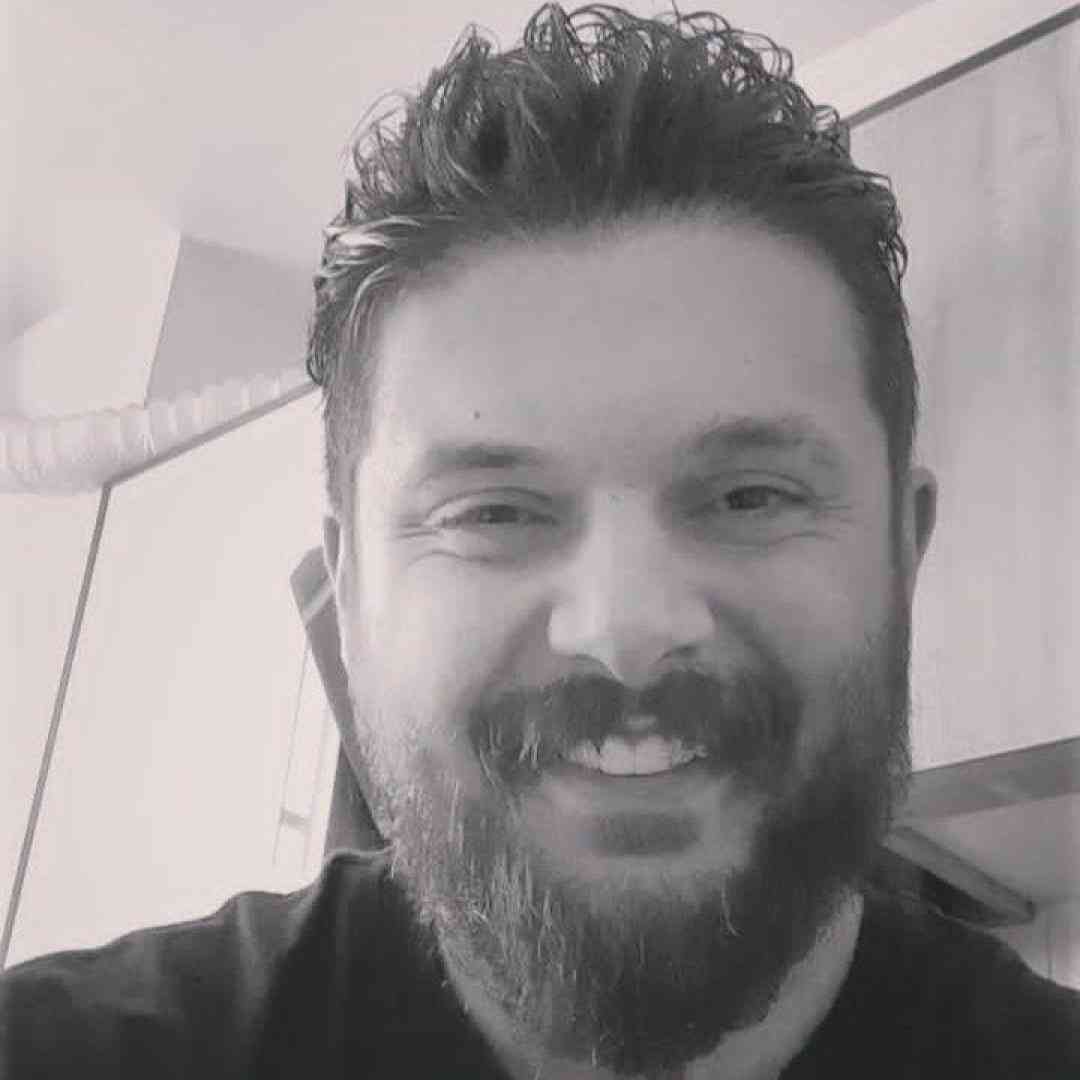 سینا پارسیان آبادی