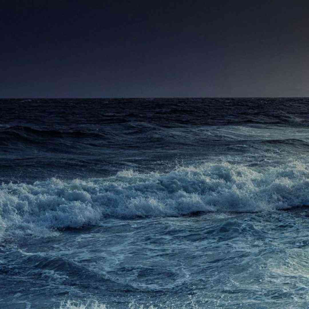  بین منو خودت دیوار میکشی بعد میگی با صدای زن