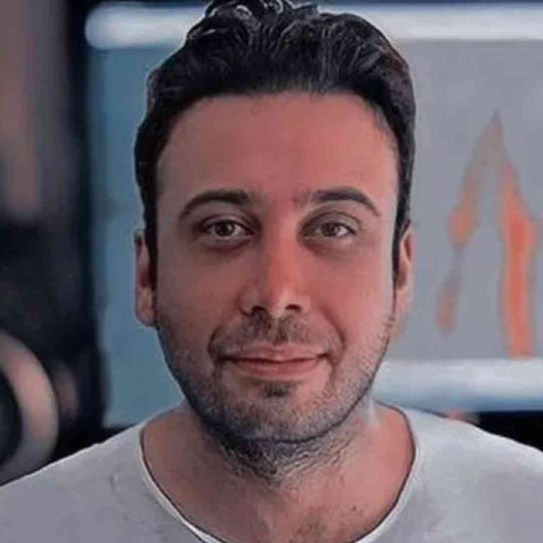 محسن چاوشی دعای قلب مجروحم اگه پست سرم باشه