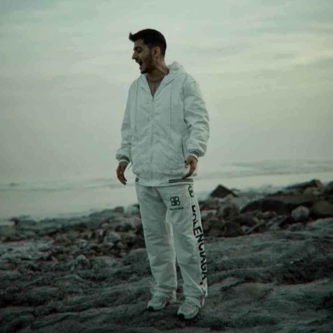 مهدی مولاد عوارض نبودنت دیوونگی محضه