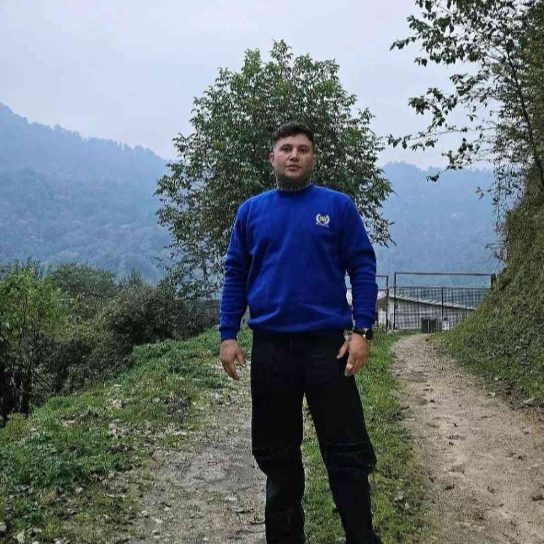 علی احمدیانی زهر مار