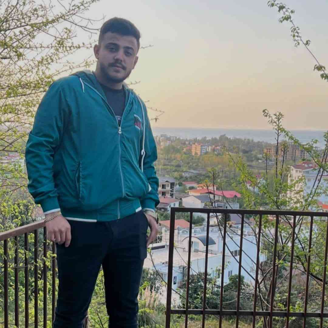 محمد ملایی نگم از بغض شبام از سیگار رو لبام