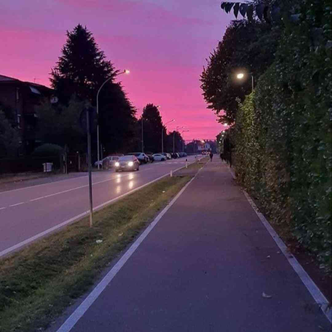  هر روز تو جنگم با خودم خودم میگردم با خودم