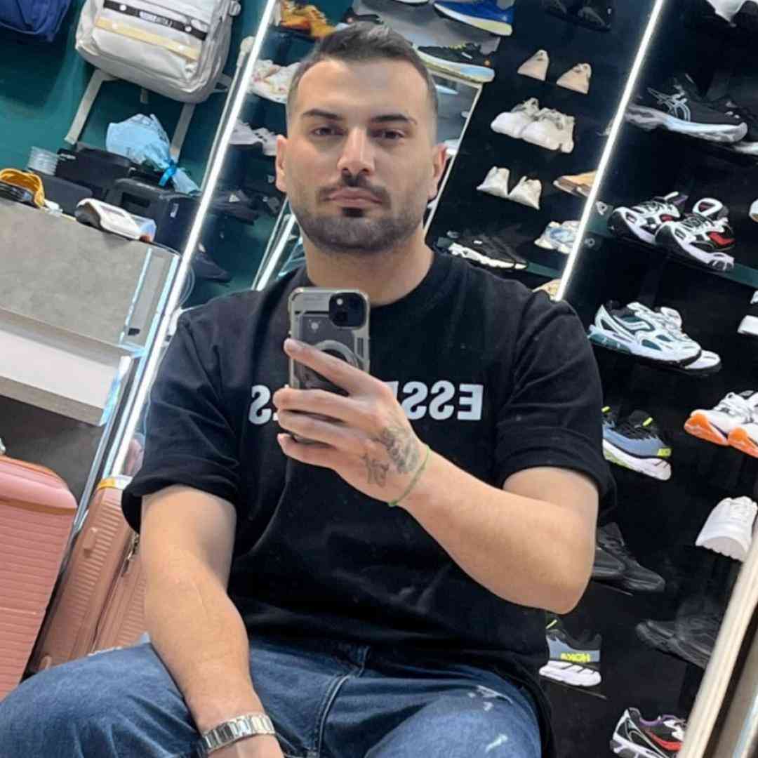 کیوان کنارم بودی ولی نداشتمت انگار تو هر جمعی که رفتم