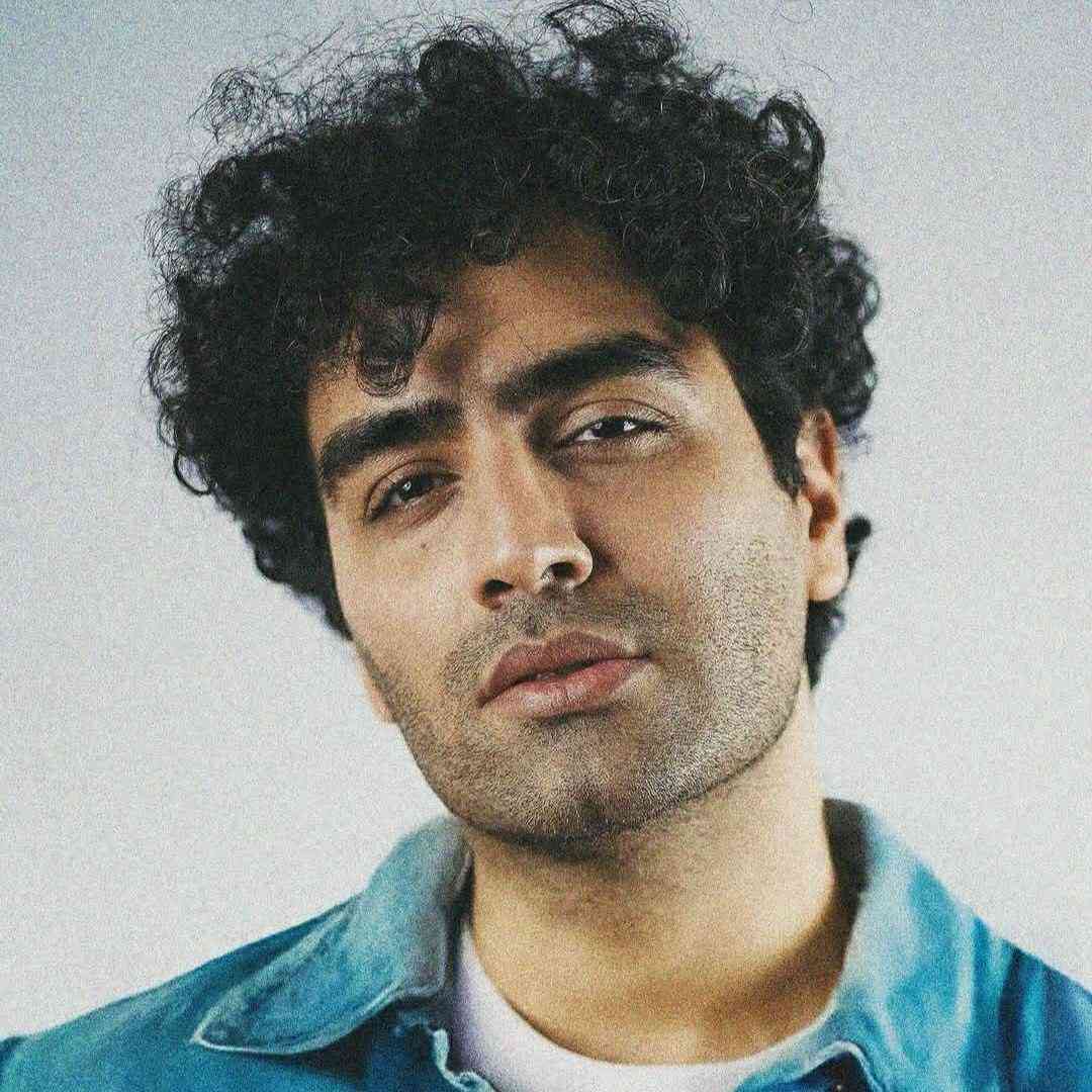 هادی حاجلیو مرهم