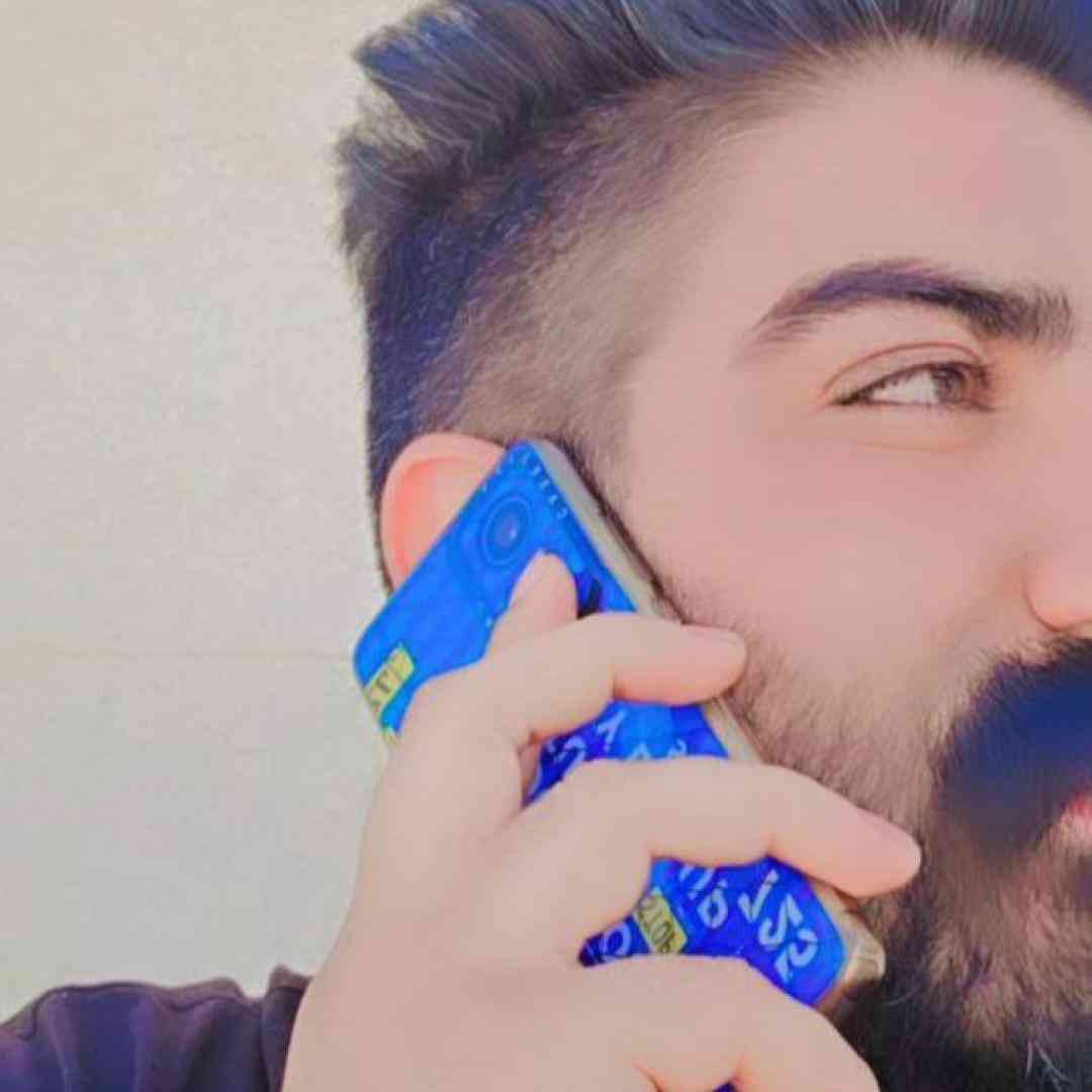 میلاد غلامی چپو راسم سیگار و ژیر سیگاری